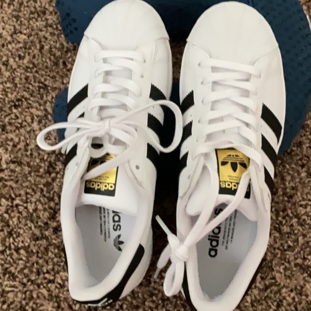 NWOT ADIDAS GRAND COURT
